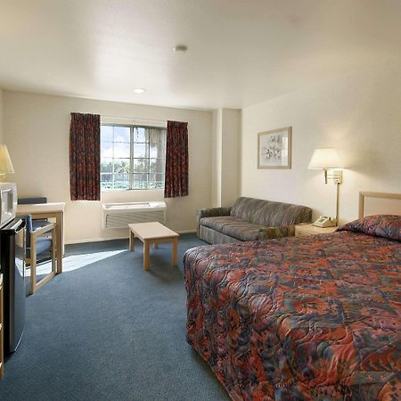 Days Inn By Wyndham Riverside Tyler Mall Ruang foto