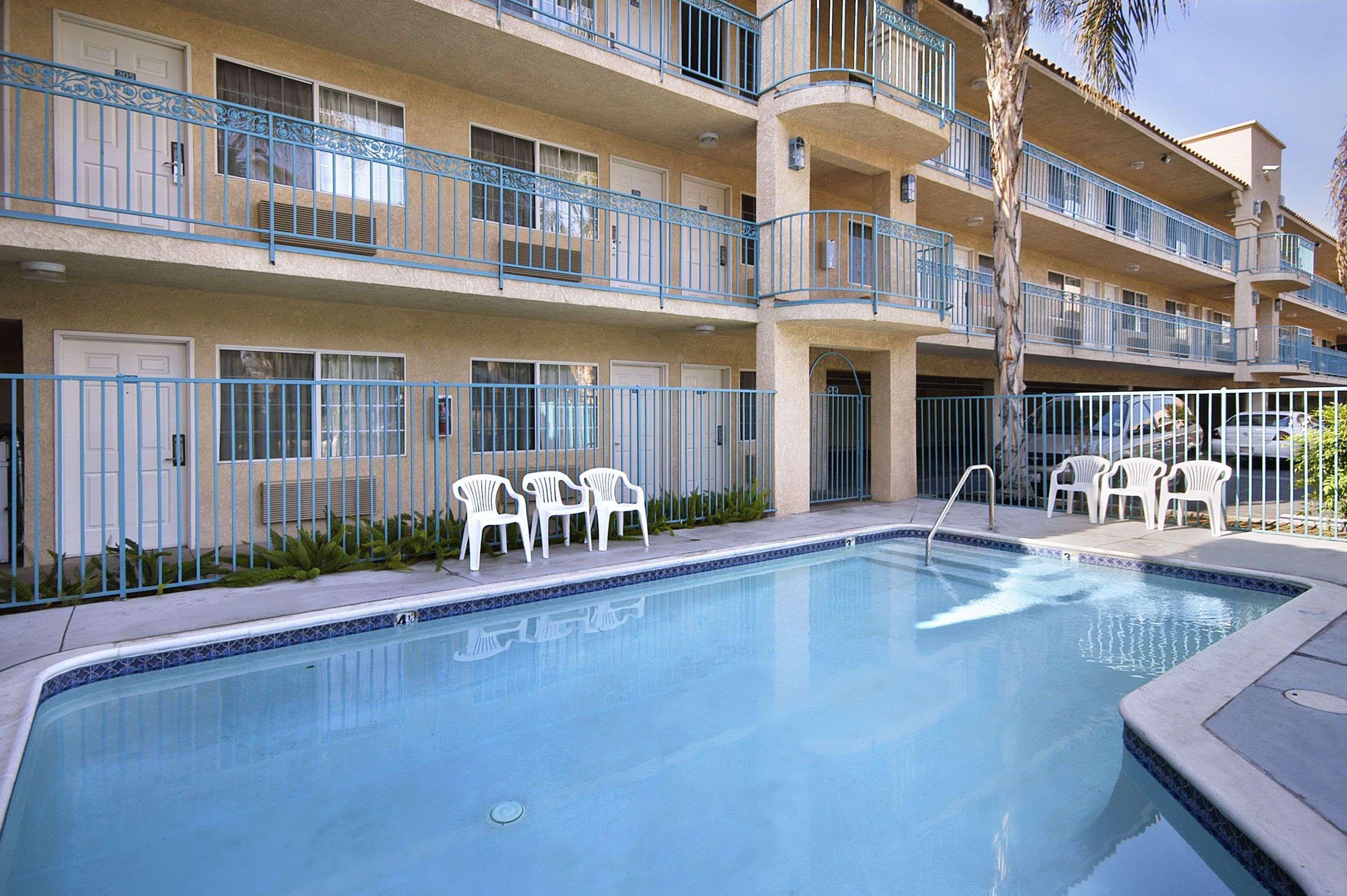 Days Inn By Wyndham Riverside Tyler Mall Bagian luar foto